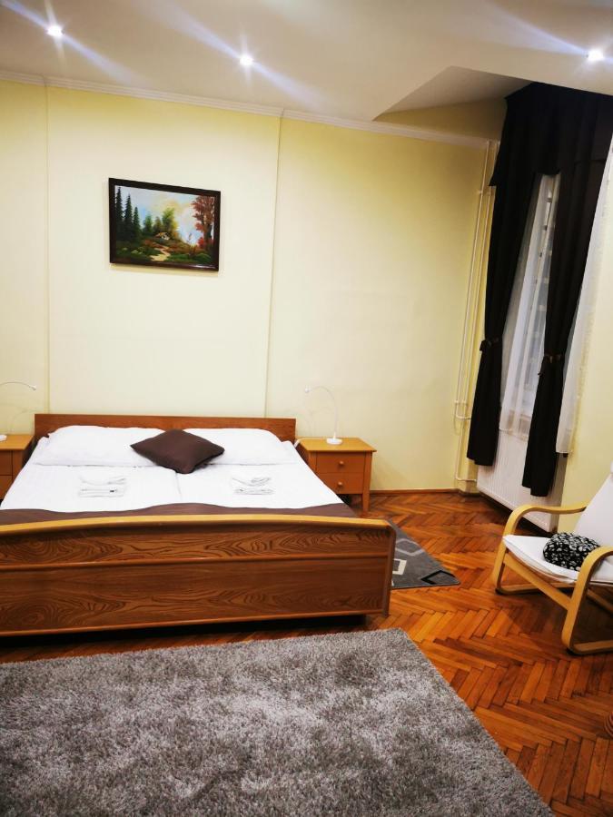 Baross-Hat 5 Solnok Dış mekan fotoğraf